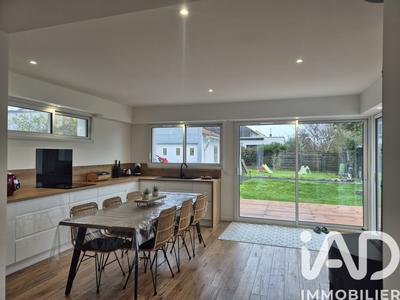 Maison - 104 m² - 5 pièces