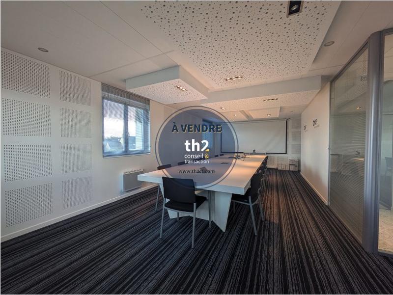 Bureau - 438 m²