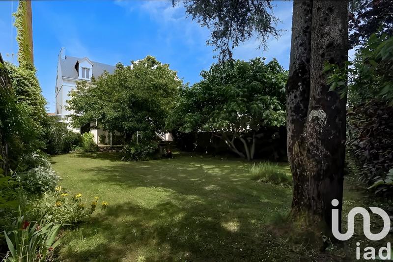 Maison de ville - 197 m² - 9 pièces