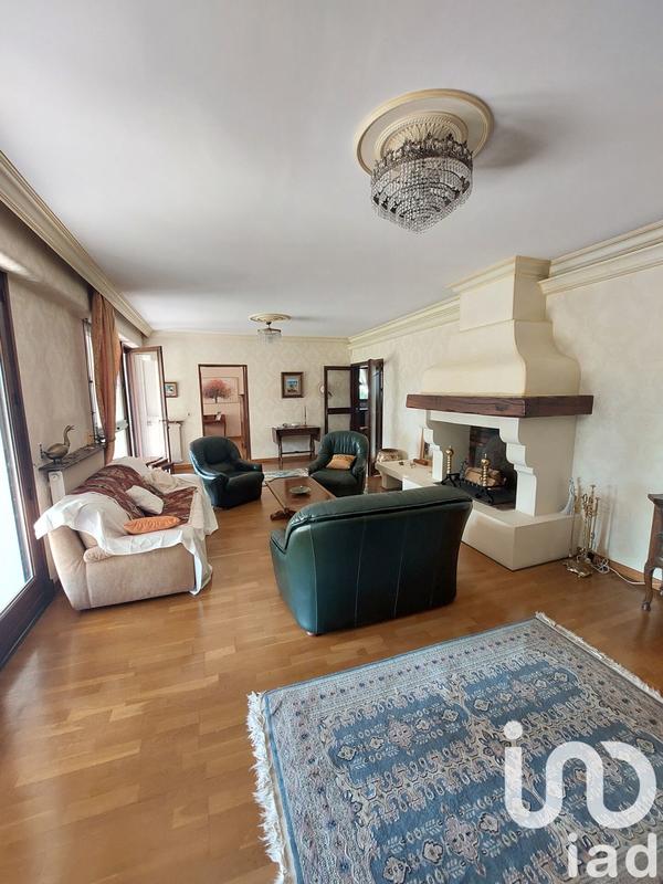 Maison - 290 m² - 8 pièces