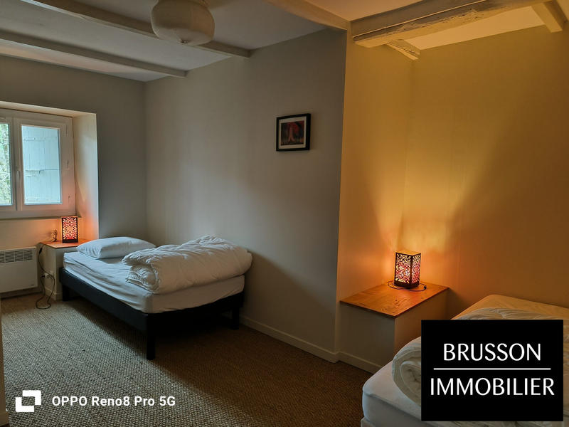 Maison - 440 m² - 8 pièces