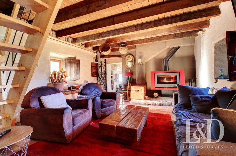 Mas - 250 m² - 9 pièces