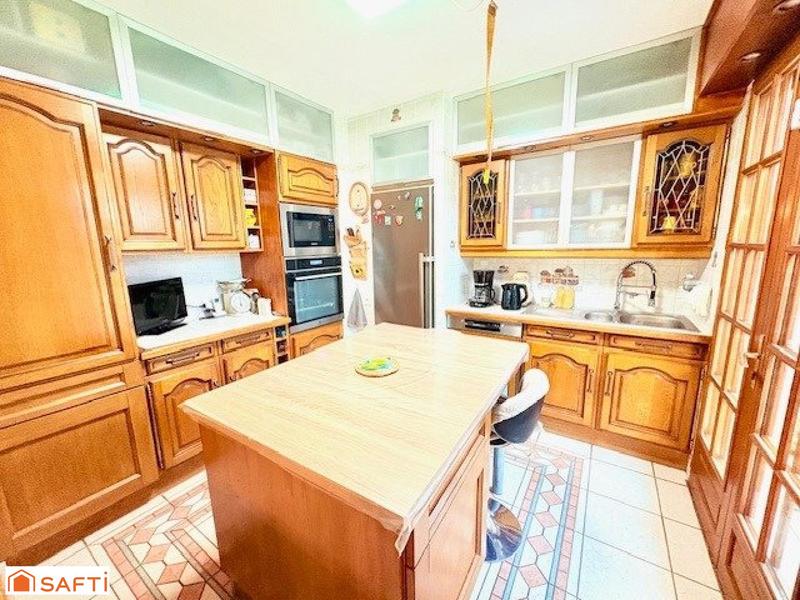 Maison - 150 m² - 10 pièces