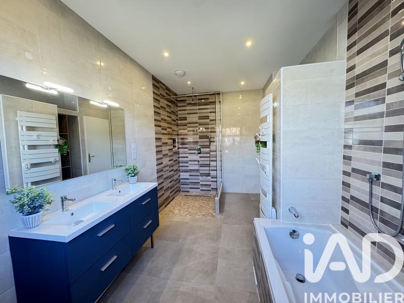 Maison - 138 m² - 5 pièces