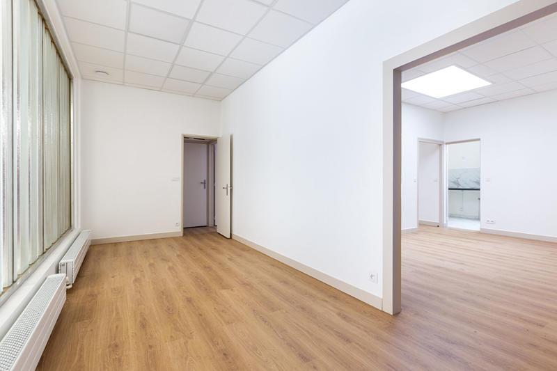 Local commercial - 90 m² - 4 pièces