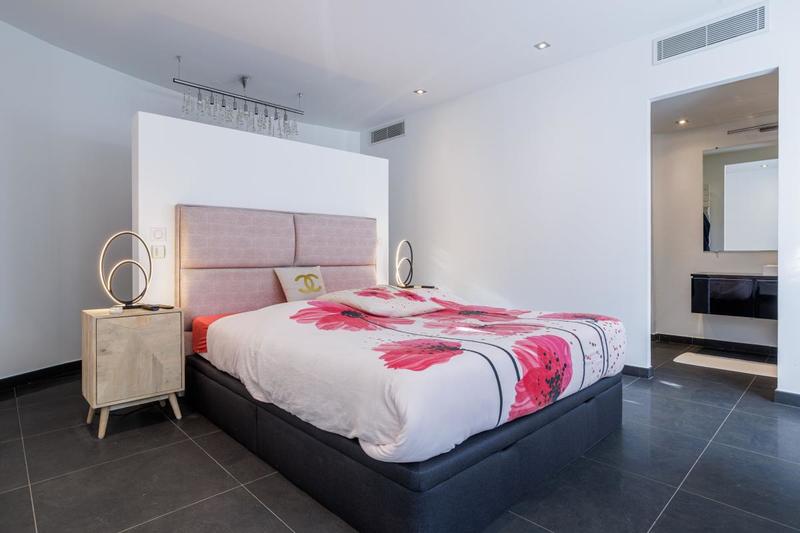 Maison - 230 m² - 5 pièces