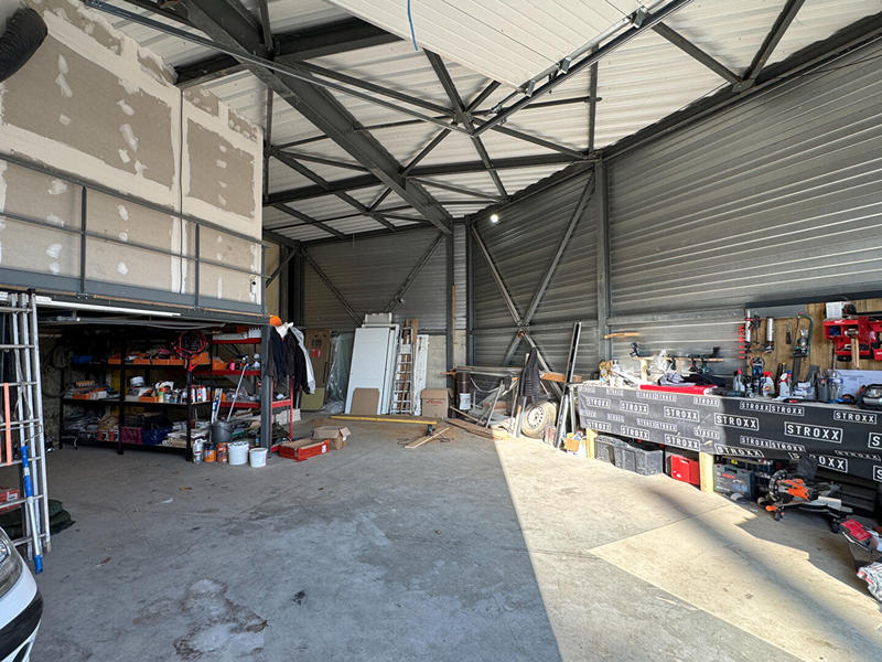 Local d'activité / Entrepôt - 150 m²