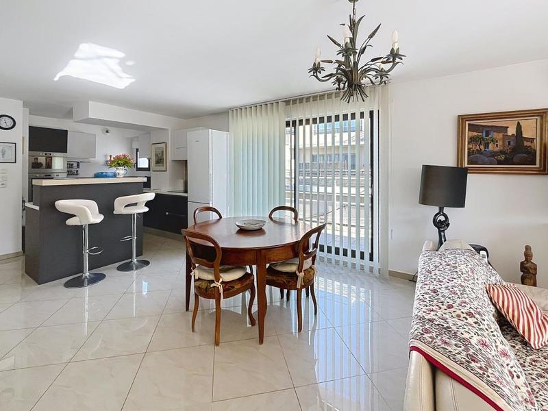 Appartement - 98 m² - 3 pièces