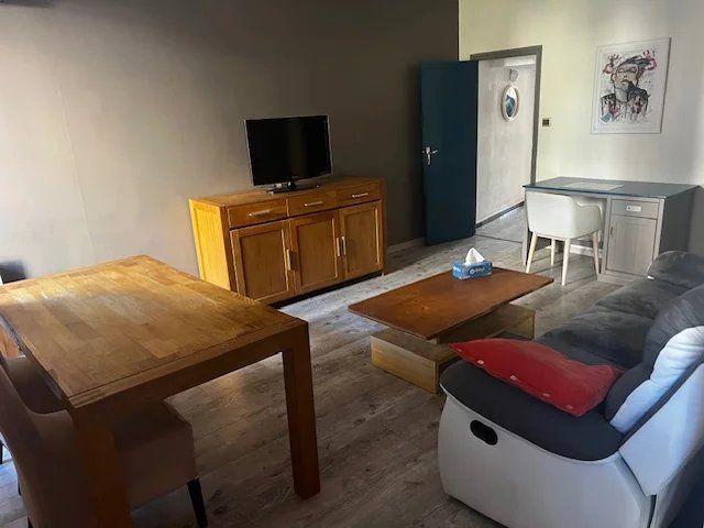 Appartement - 75 m² - 1 pièce