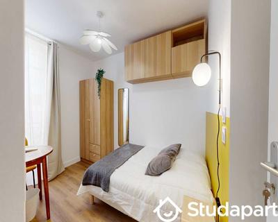 Chambre - 70 m² - 1 pièce