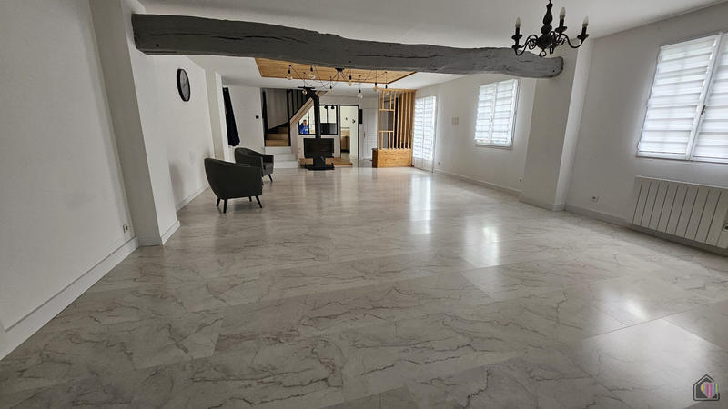 Maison traditionnelle - 173 m² - 6 pièces