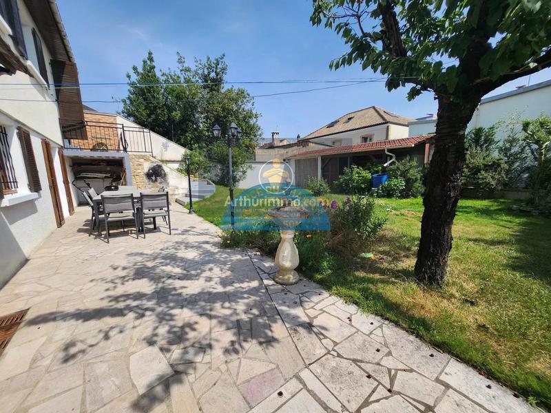 Maison - 150 m² - 8 pièces