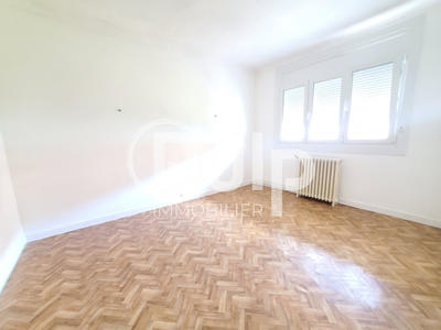 Maison - 76 m² - 5 pièces