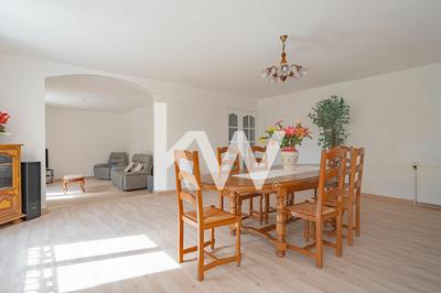 Maison - 250 m² - 8 pièces