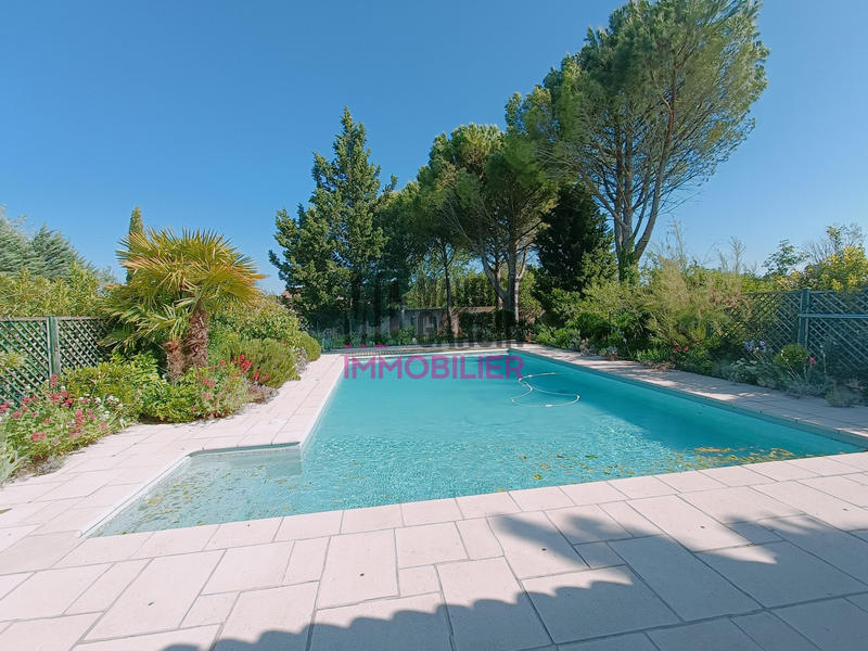 Mas - 380 m² - 10 pièces