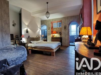 Maison - 260 m² - 10 pièces