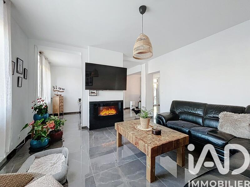 Maison de village - 220 m² - 8 pièces