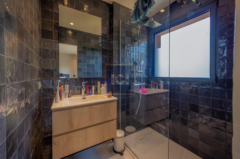 Villa - 220 m² - 6 pièces