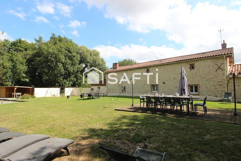 Maison - 296 m² - 11 pièces