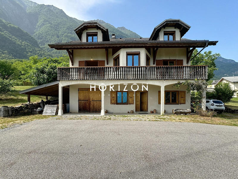 Maison ancienne - 250 m² - 8 pièces