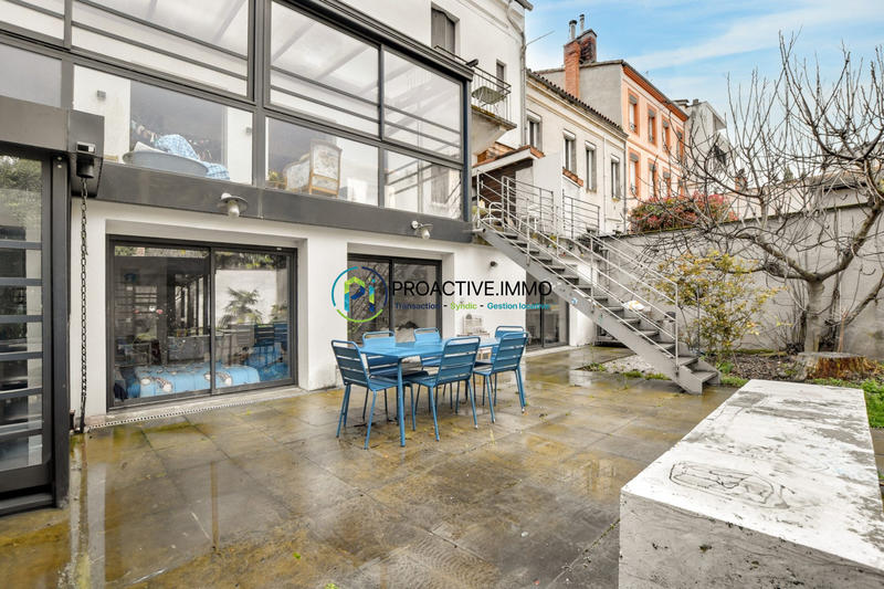 Appartement - 230 m² - 6 pièces