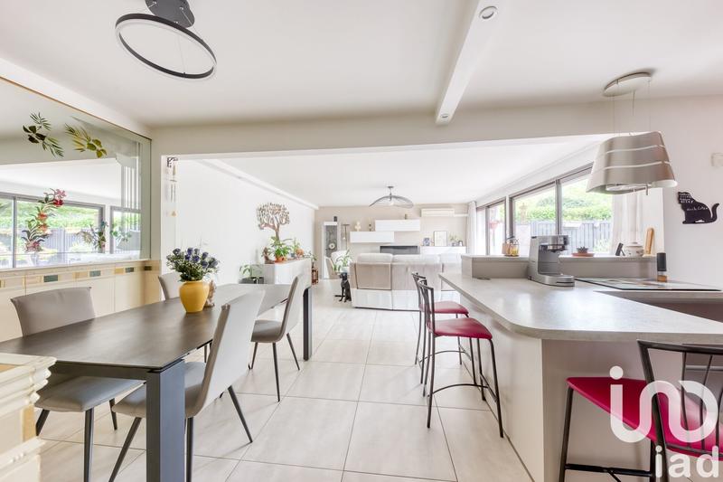 Appartement - 104 m² - 5 pièces