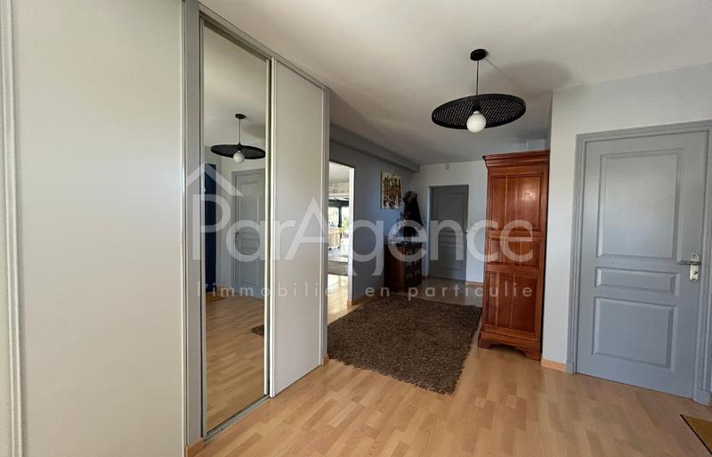 Maison - 184 m² - 6 pièces