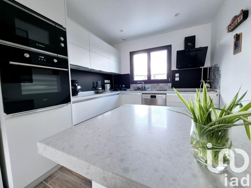 Maison - 99 m² - 5 pièces