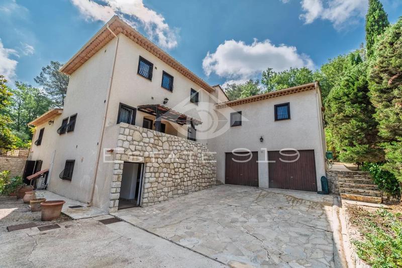 Villa - 235 m² - 7 pièces