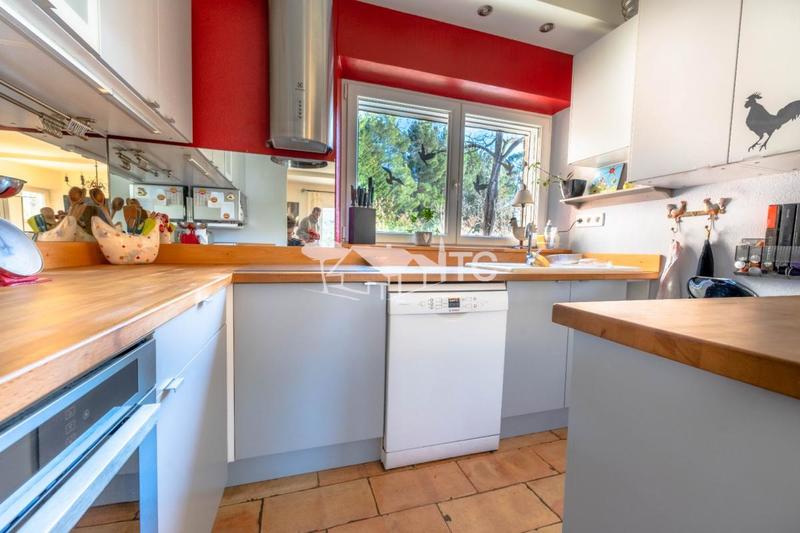 Maison en pierre - 250 m² - 9 pièces