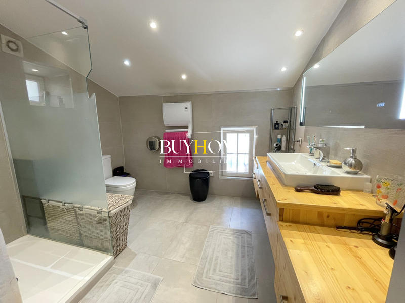 Maison - 206 m² - 6 pièces