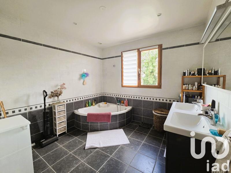 Maison - 195 m² - 6 pièces