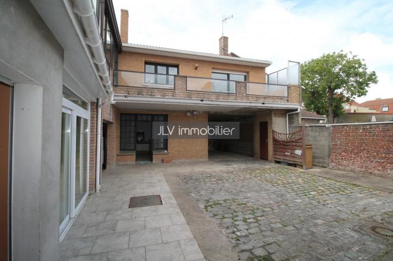 Maison - 360 m² - 6 pièces