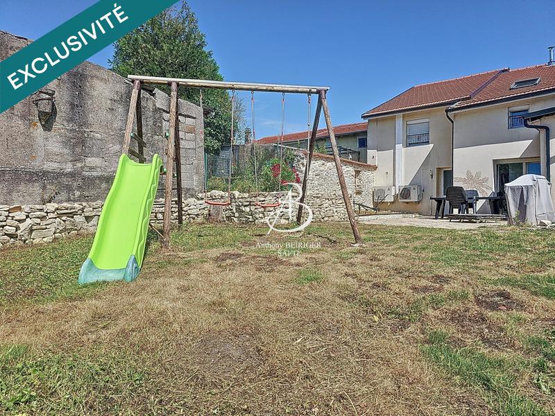 Maison - 240 m² - 8 pièces