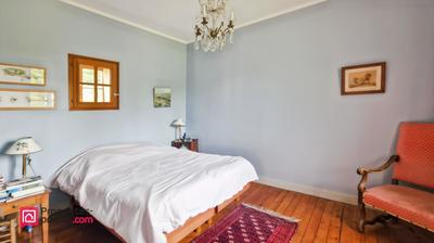 Maison - 284 m² - 11 pièces