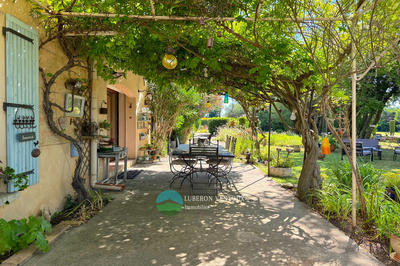 Maison - 300 m² - 7 pièces