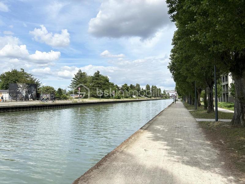 Local commercial - 200 m² - 1 pièce