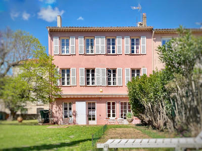 Maison - 315 m² - 13 pièces