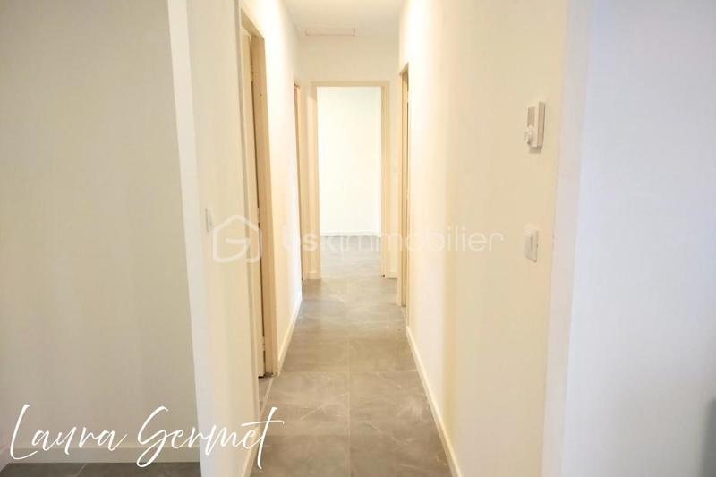 Pavillon - 80 m² - 5 pièces