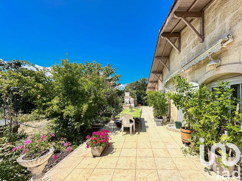 Maison - 250 m² - 8 pièces