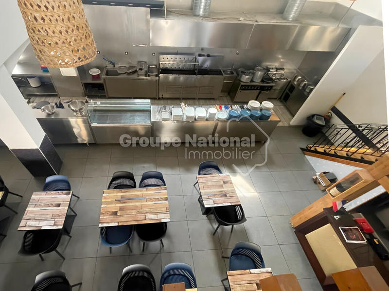 Local commercial - 200 m² - 3 pièces