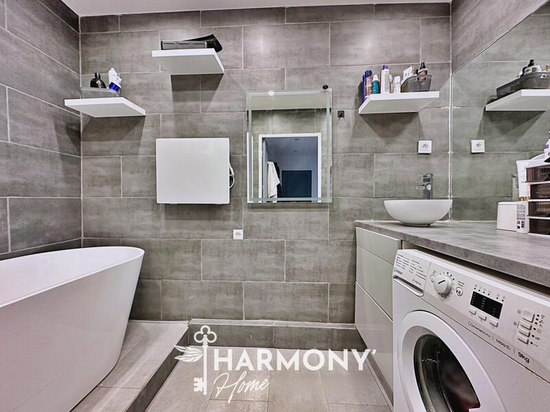 Appartement - 86 m² - 4 pièces