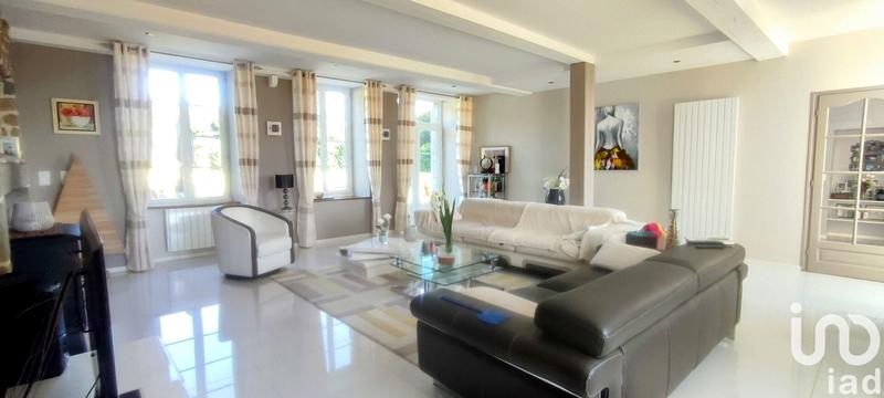 Maison - 288 m² - 8 pièces