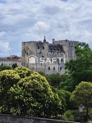 Maison - 204 m² - 7 pièces