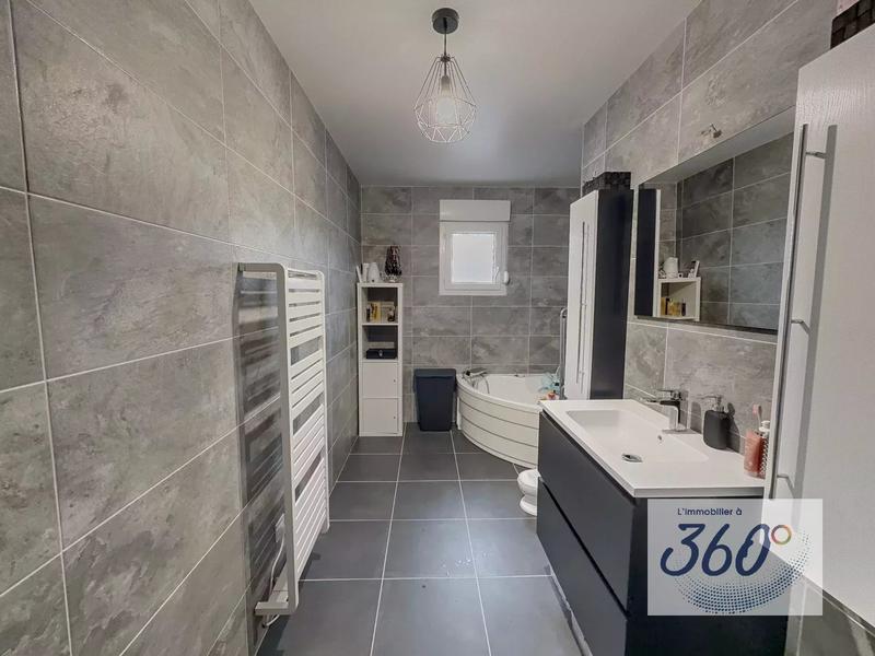 Maison - 95 m² - 3 pièces