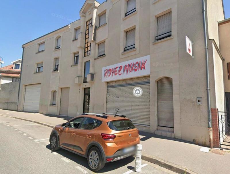 Local commercial - 638 m² - 8 pièces