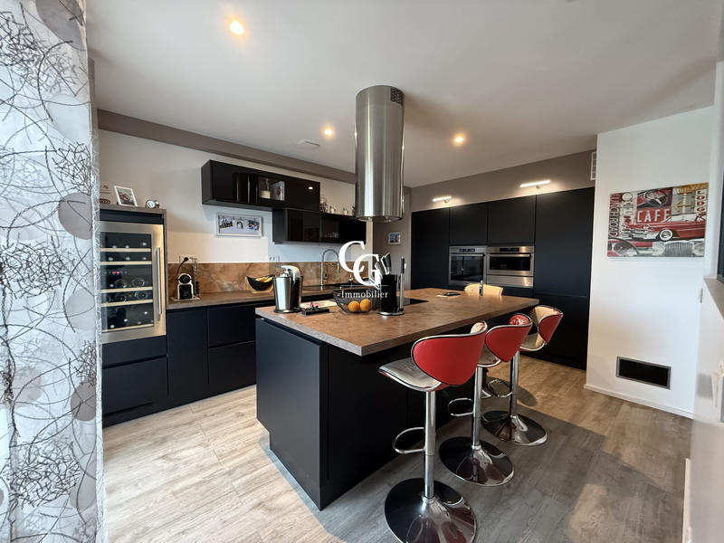 Maison - 144 m² - 5 pièces