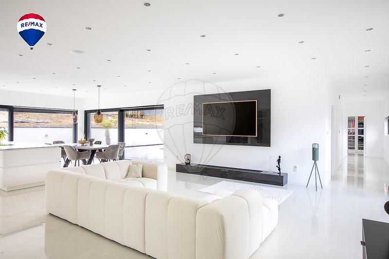 Maison - 187 m² - 6 pièces