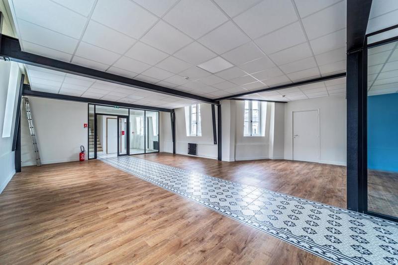 Bureau - 358 m² - 2 pièces