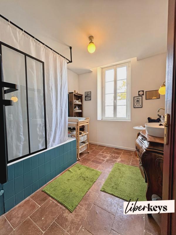 Maison - 238 m² - 6 pièces